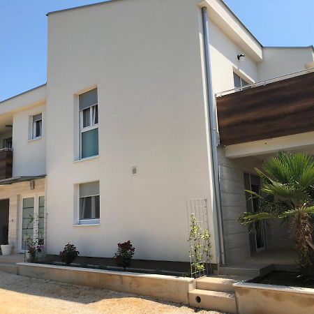 Apartmani Gavran Sukosan Ngoại thất bức ảnh