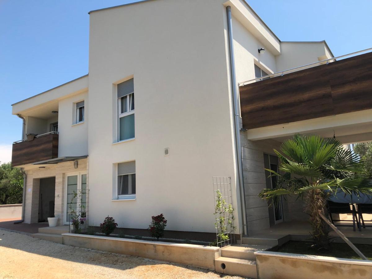 Apartmani Gavran Sukosan Ngoại thất bức ảnh